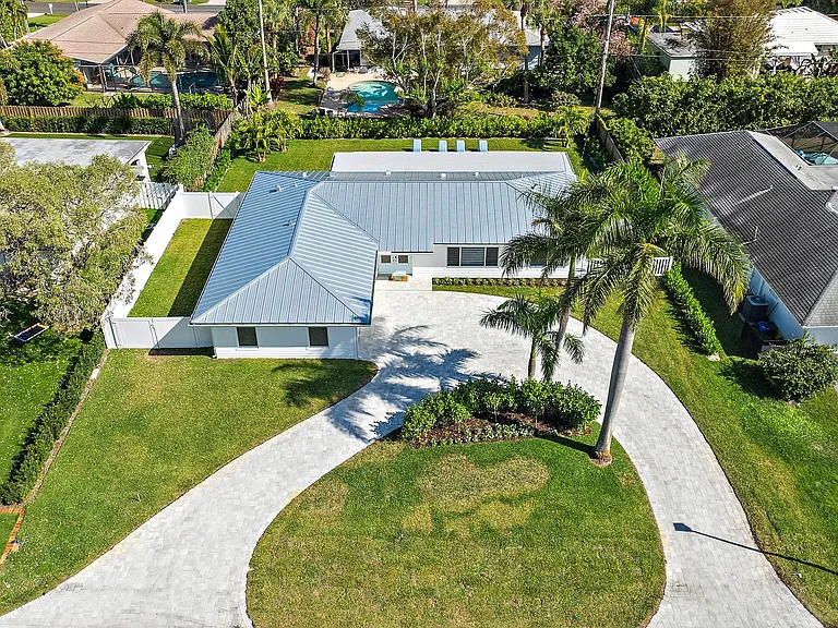 64 River Dr — Photo 13
