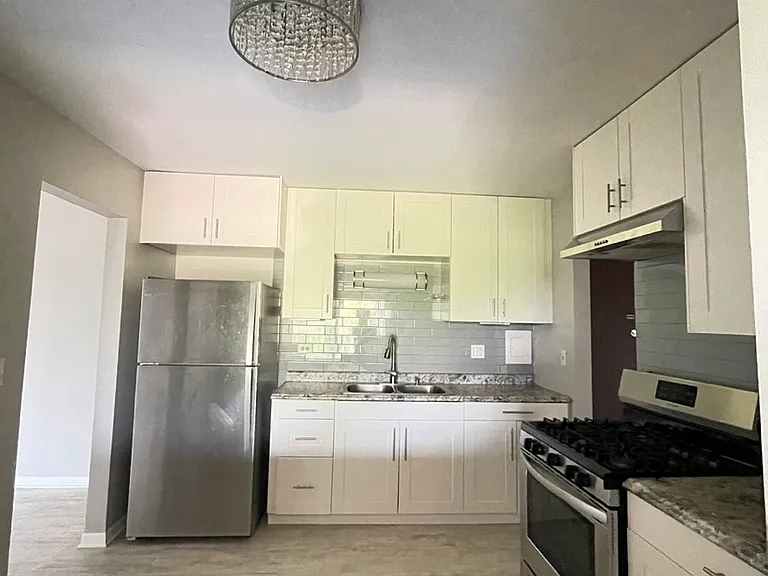 222 N Salem Ave — Photo 5