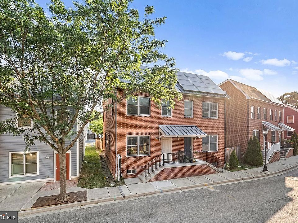 House Front - Solar Panels / Low Electric Bills