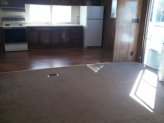 4th image of 168 Skipper St #1