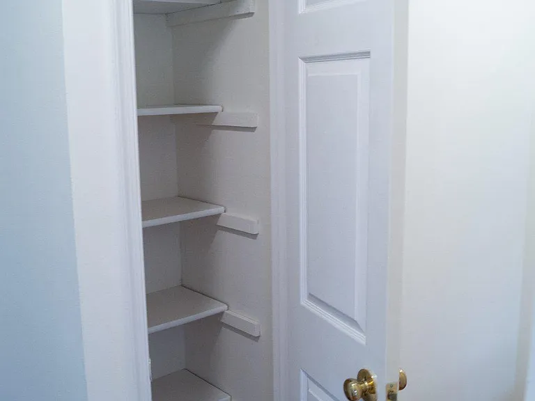 402 Forest Ct — Photo 12
