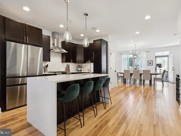 159 Green Ln, Philadelphia, PA 19127
