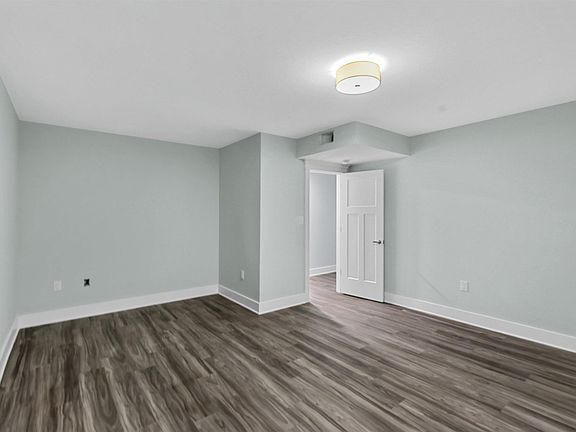 5th image of 252 Brassie Dr