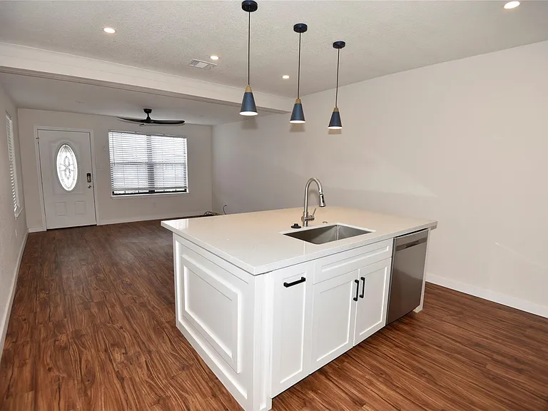 4322 Allen St — Photo 2
