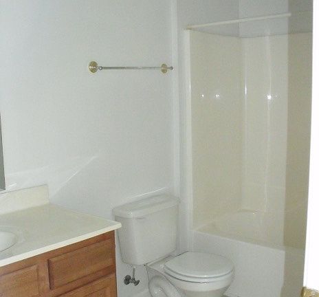 4th image of 3109 W Walnut St APT 3