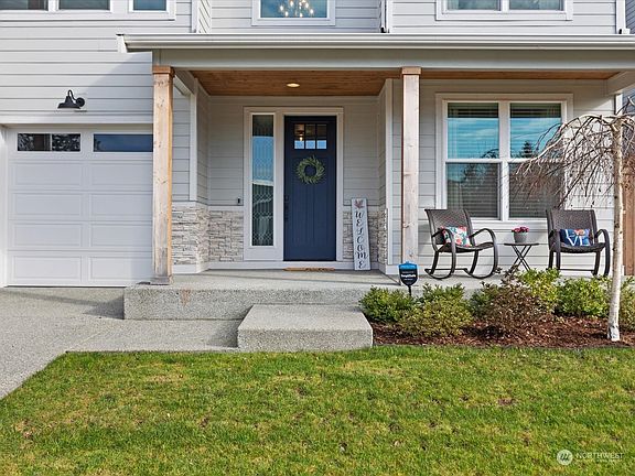 2nd image of 4021 60th Avenue NE