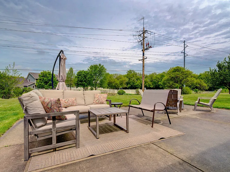 S79W17090 Pamela Ct — Photo 15