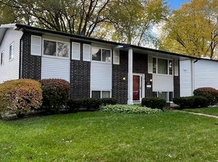 2705 Dana Ave, Waukegan, IL