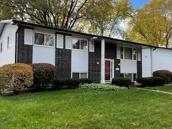 2705 Dana Ave, Waukegan, IL 60087
