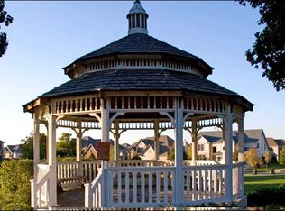 880 Reserve Ct, South Elgin, IL 60177