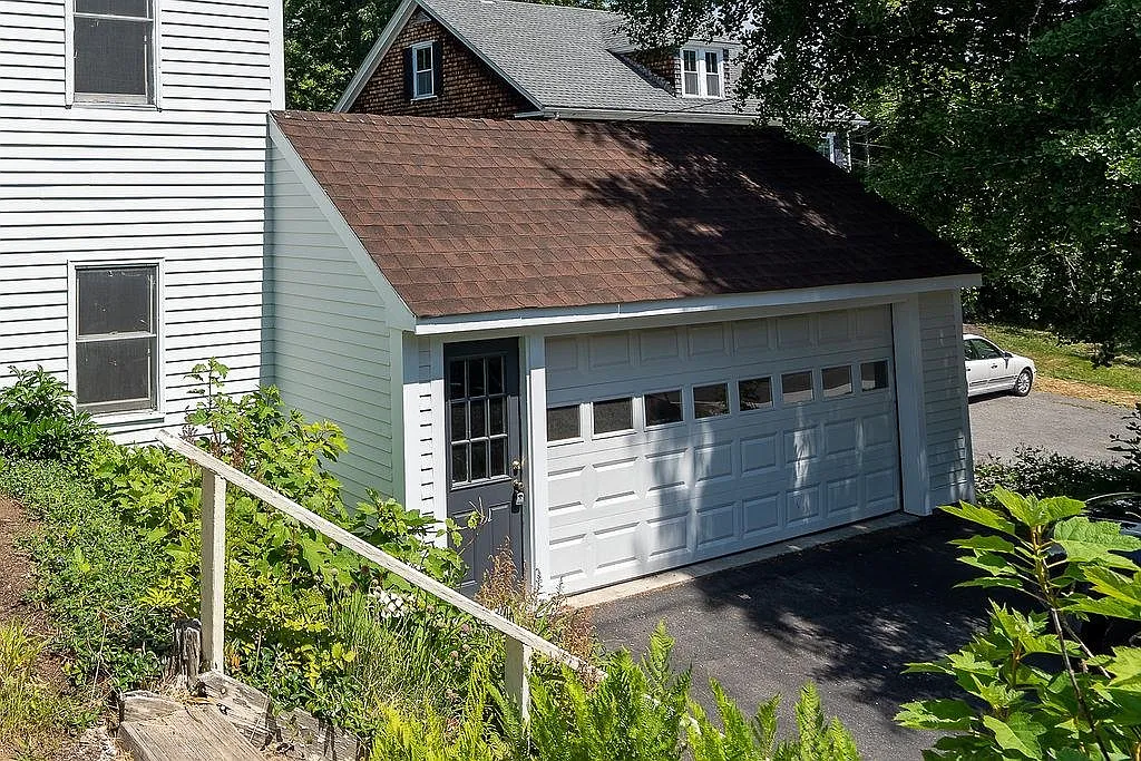 3 bed, 2.5 bath, 1972 sqft, $5,000 — Photo 3