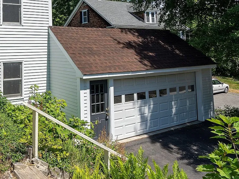 135 Pepperrell Rd — Photo 3