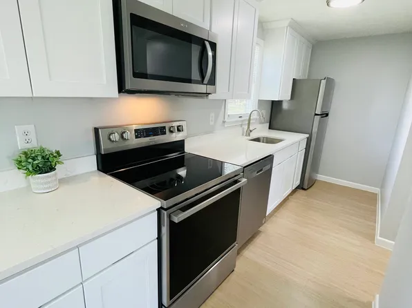 81.5 Maple St #1, Spencer, MA 01562