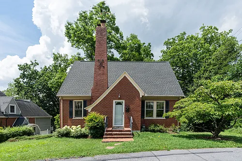 1001 Lyndhurst Rd Photo 1