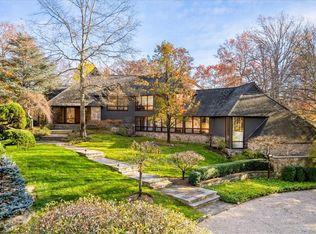 140 Eastwoods Rd, Pound Ridge, NY 10576