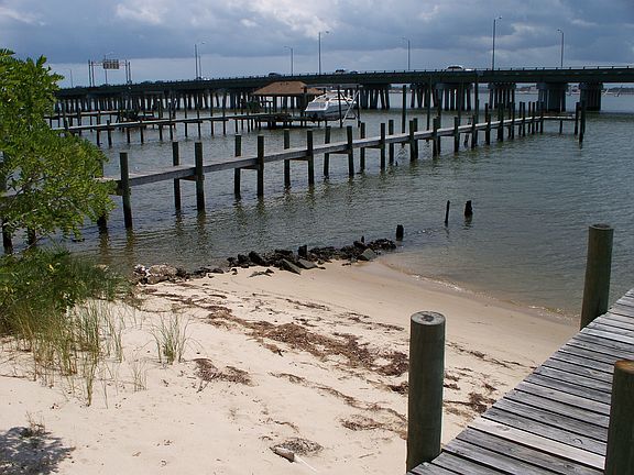 4th image of 1063 Little Bay Ave