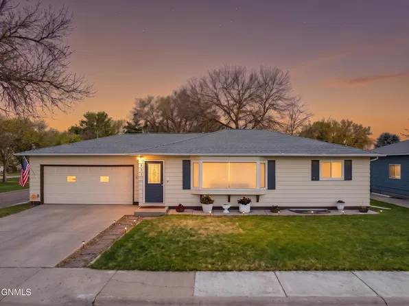 901 16th Ave W, Williston, ND 58801