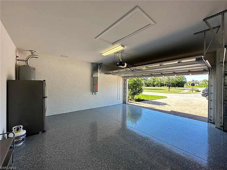 9260 Cormorant Dr — Photo 31