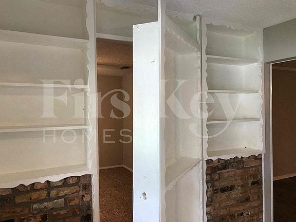 5th image of 2710 Peachtree Ln