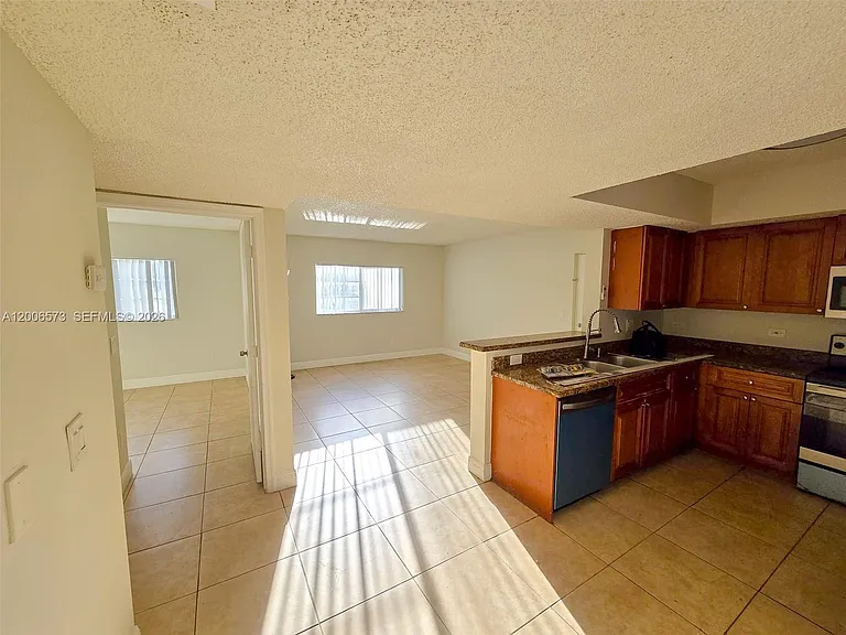 3690 N 56th Ave #912 — Photo 3