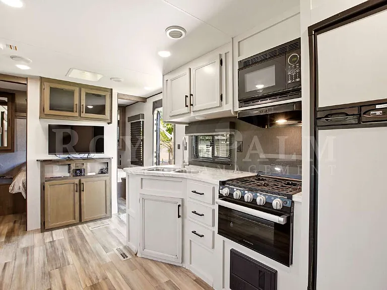 1640 Daniels Dr #C — Photo 8