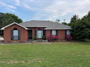 14 Willow Oak Dr, Deatsville, AL 36022