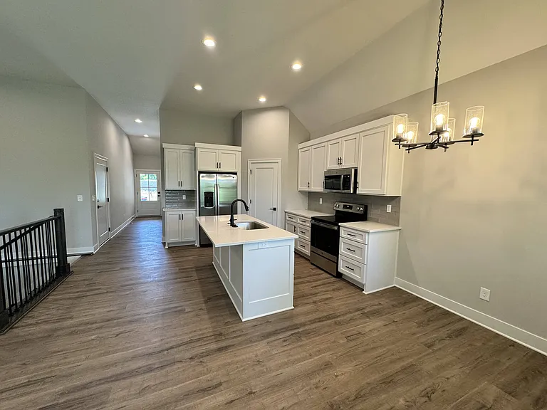 1441 SW Winthrop Ter — Photo 9