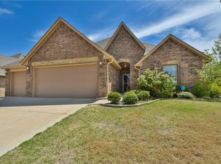 2624 Stanley Sta, Yukon, OK 73099