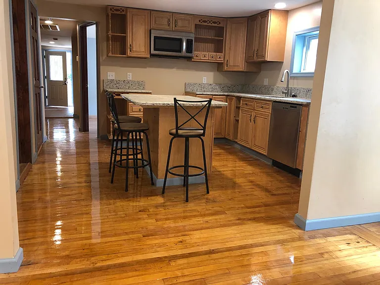 120 Market St — Photo 4