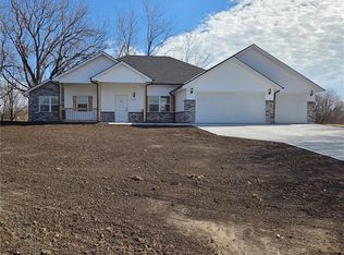 205 N Cedar St, Savannah, MO 64485