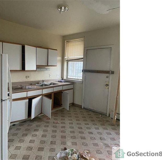 1st image of 6714 S Blackstone Ave APT 2