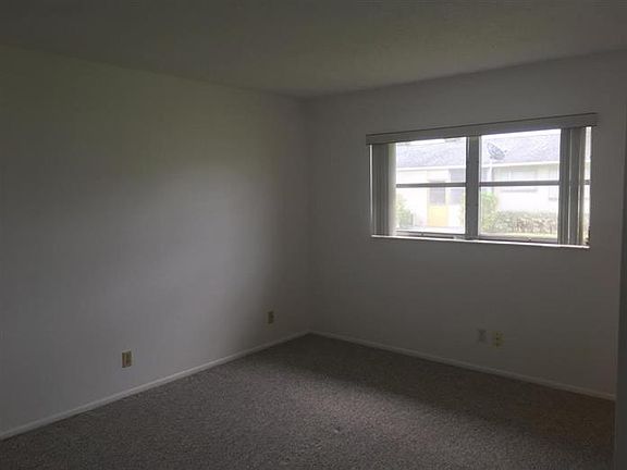 4th image of 2586 Emory Dr E APT D