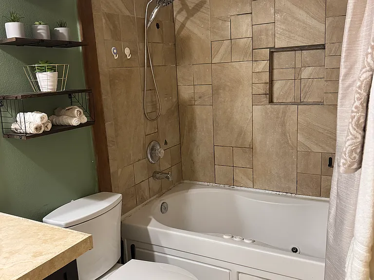 6325 Treetop Cir — Photo 7