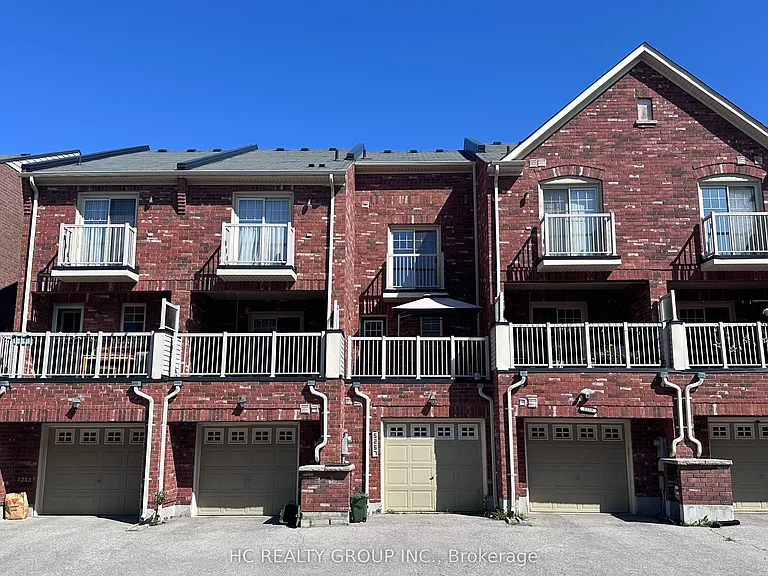 5257 Major Mackenzie Dr E — Photo 1