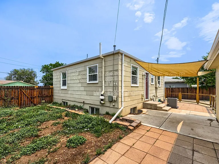 2226 W Baltic Pl — Photo 21
