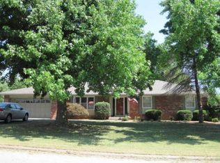 2735 W Camino Alto St, Springfield, MO 65810