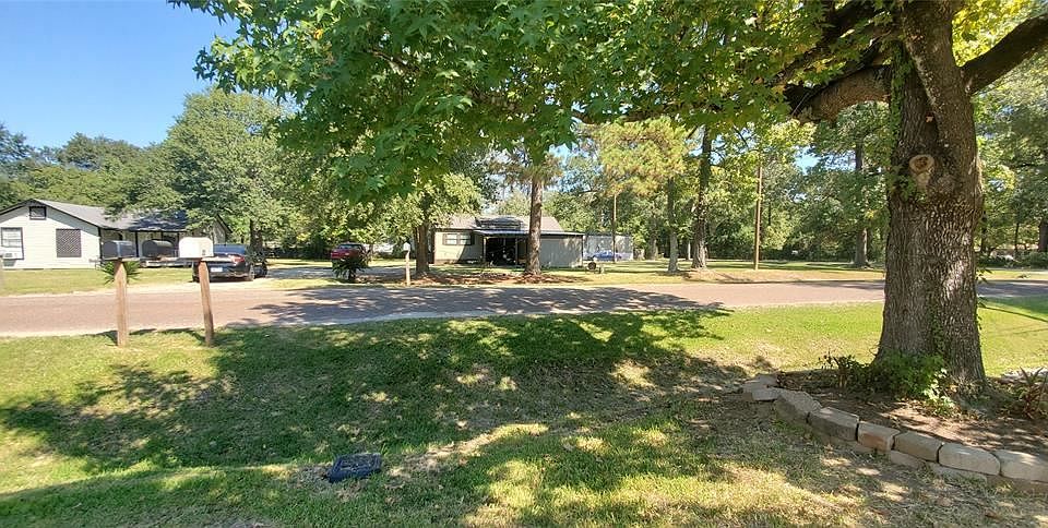 1st image of 22281 Dogwood Dr