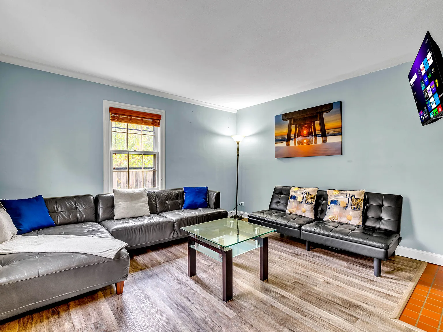 4 bed, 1462 sqft, $8,400 — Photo 2