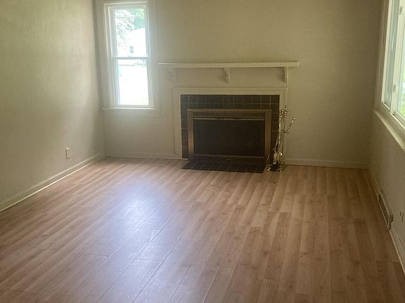 4th image of 839 North Ave