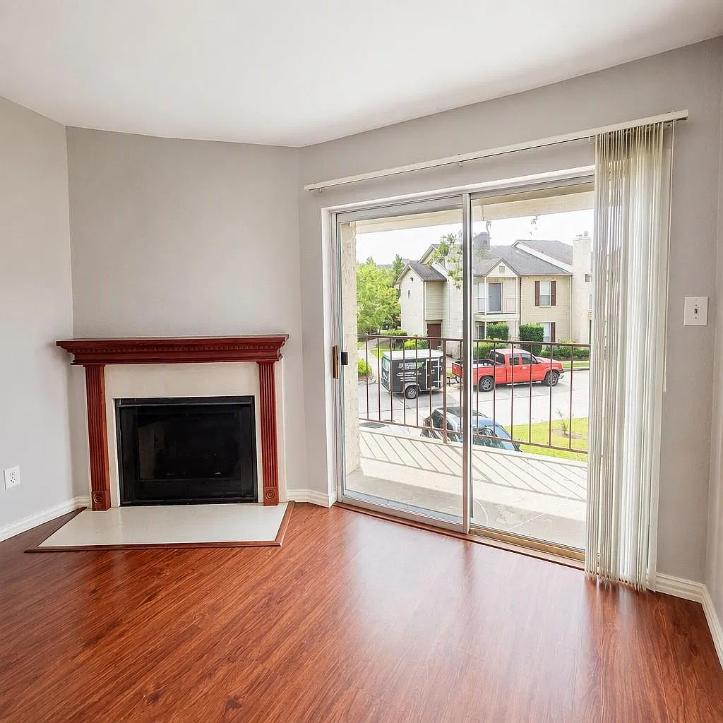 1 bed, 1.0 bath, 588 sqft, $950 — Photo 2