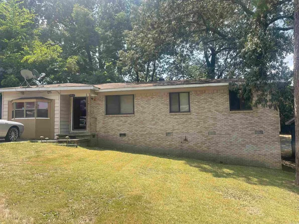 8905 Longacre Dr, Little Rock, AR 72205