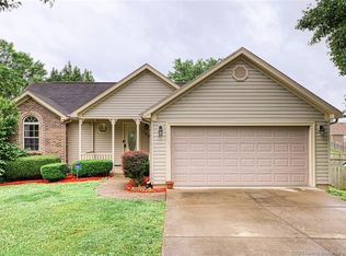 105 Hillside Cir, Charlestown, IN 47111