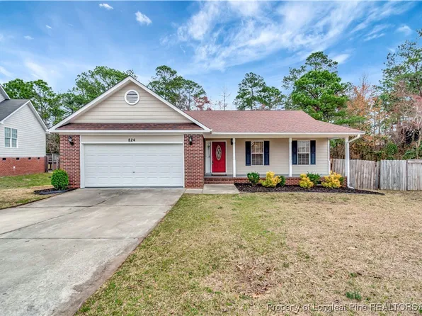 824 Alexwood Dr, Hope Mills, NC 28348