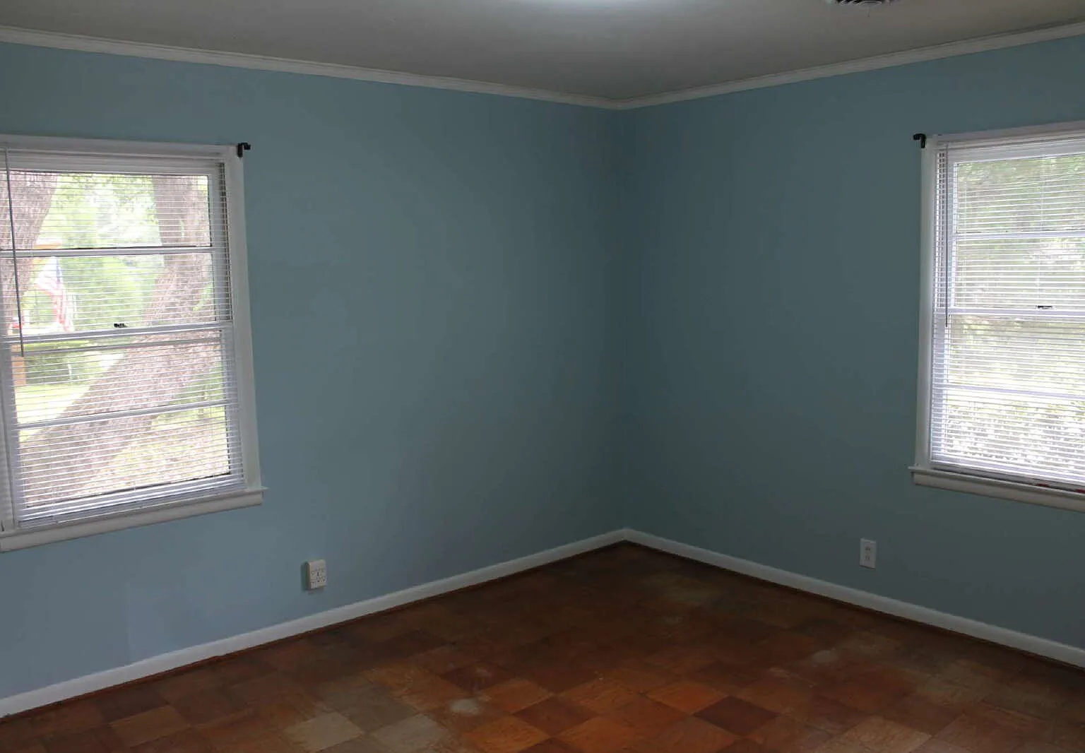 3 bed, 1.0 bath, $1,150 — Photo 3