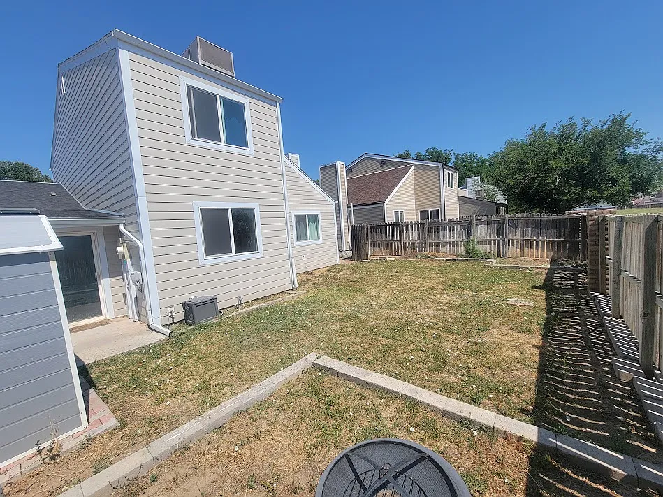3 bed, 2.5 bath, 1445 sqft, $2,400 — Photo 4