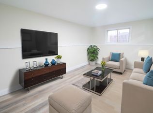 8 Rainbow Ct, Welland, ON L3C6R3