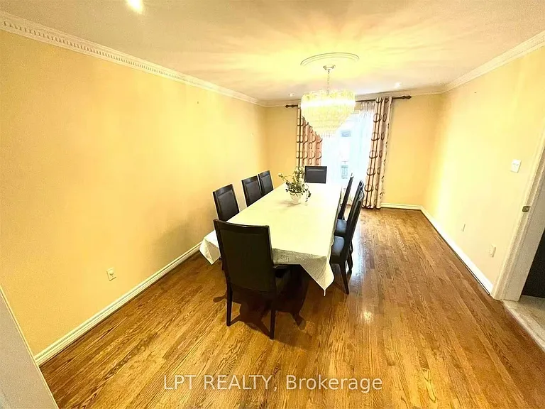 31 Glenayr Rd — Photo 5