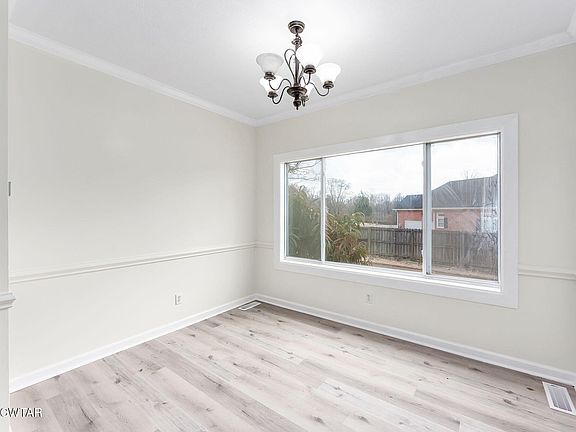 4th image of 57 Forest Downs Dr
