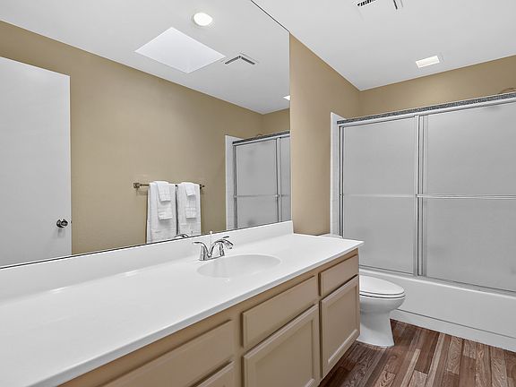 4th image of 11 Ronda Dr