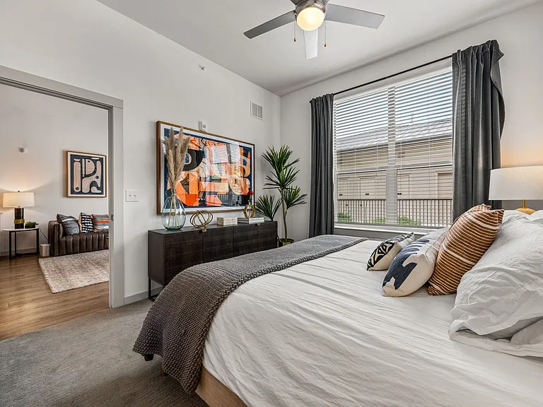 The Haywood Apartments — Photo 39